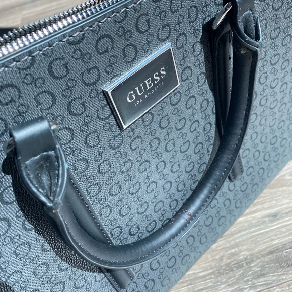 Multi compartment Guess structured back purse, some scratches on handle - Picture 4 of 12